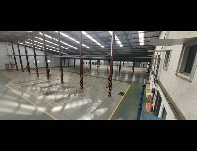 4,550M² WAREHOUSE TO LET IN ROBERTVILLE